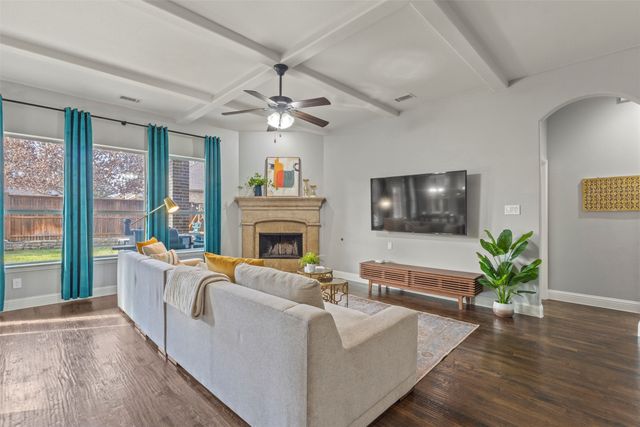 8732 James Drive, Lantana, TX 76226