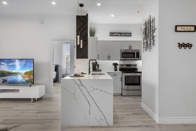 11730 Saint Andrews Place 304, Wellington, FL 33414