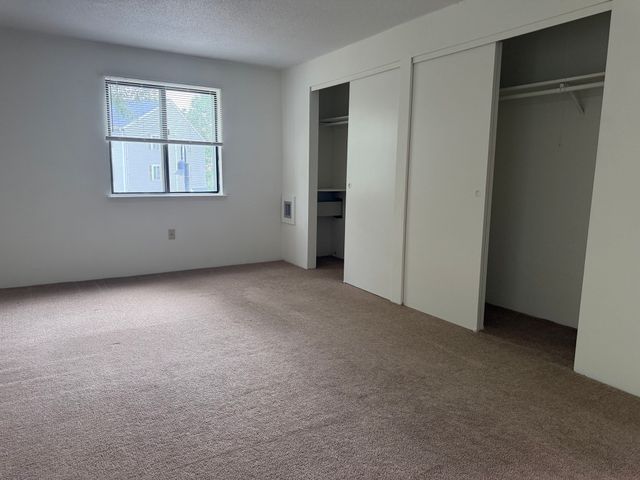 17 Village Rock Lane 19, Natick, MA 01760