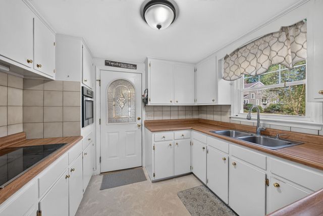 63 Burton Terrace, Weymouth, MA 02190