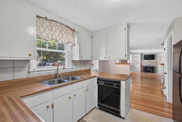 63 Burton Terrace, Weymouth, MA 02190