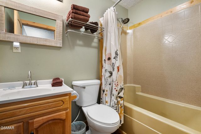 2230 Cove Creek Drive, Sevierville, TN 37862