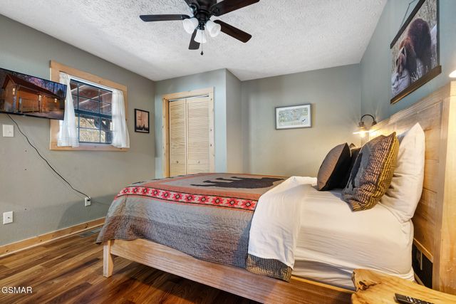 2230 Cove Creek Drive, Sevierville, TN 37862