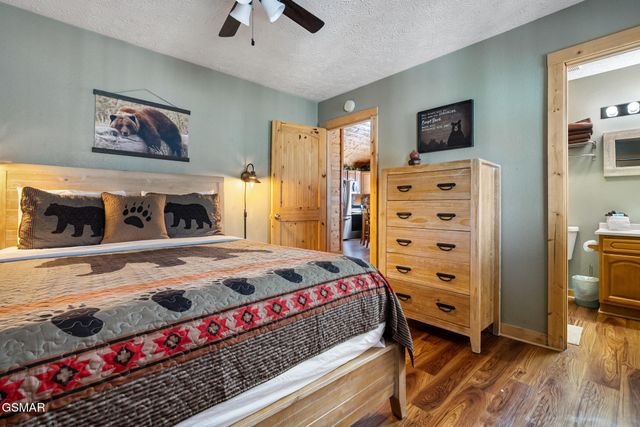 2230 Cove Creek Drive, Sevierville, TN 37862