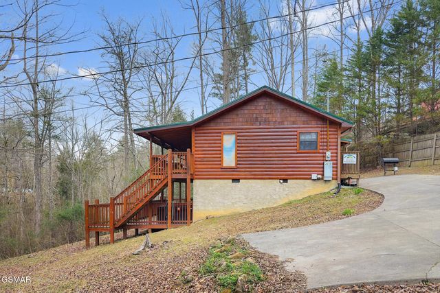 2230 Cove Creek Drive, Sevierville, TN 37862