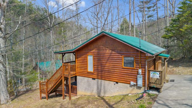 2230 Cove Creek Drive, Sevierville, TN 37862