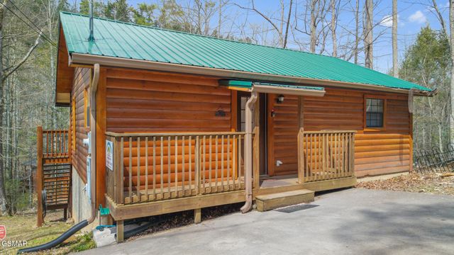 2230 Cove Creek Drive, Sevierville, TN 37862