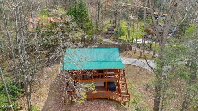 2230 Cove Creek Drive, Sevierville, TN 37862