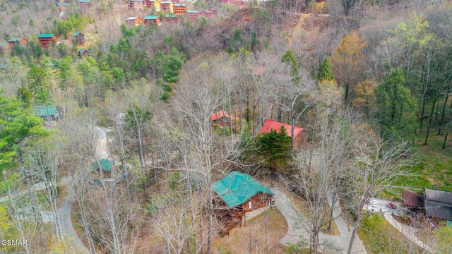 2230 Cove Creek Drive, Sevierville, TN 37862