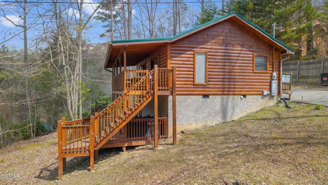 2230 Cove Creek Drive, Sevierville, TN 37862
