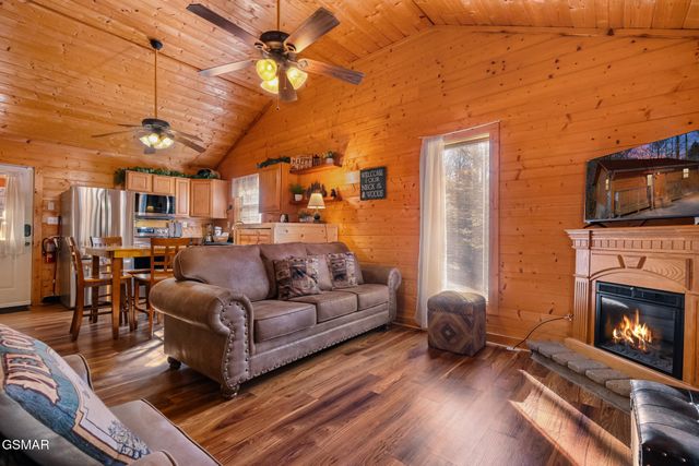 2230 Cove Creek Drive, Sevierville, TN 37862