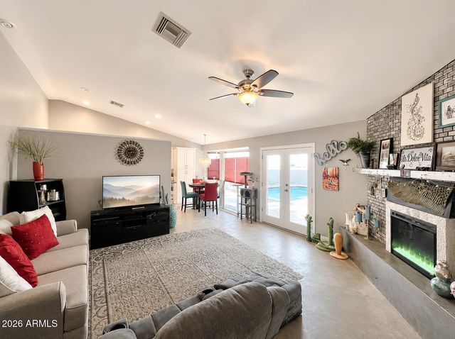 3425 E LIBBY Street, Phoenix, AZ 85032