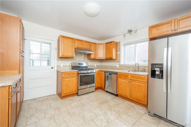 27 New Street, Eastchester, NY 10709