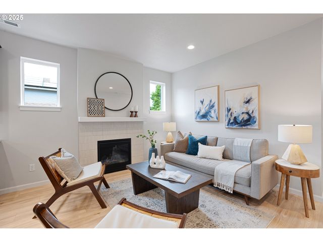 191 Se ACACIA Dr, Gresham, OR 97080