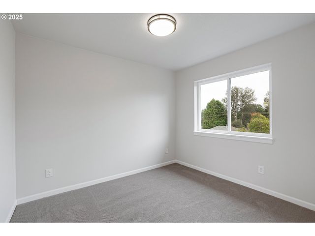 191 Se ACACIA Dr, Gresham, OR 97080