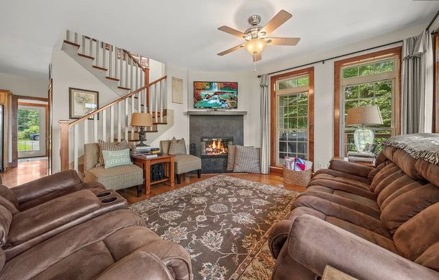 195 Summer Breeze Dr, Smithville, TN 37166