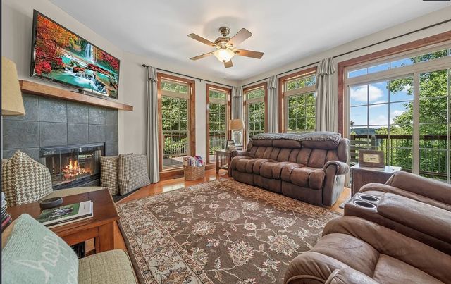 195 Summer Breeze Dr, Smithville, TN 37166