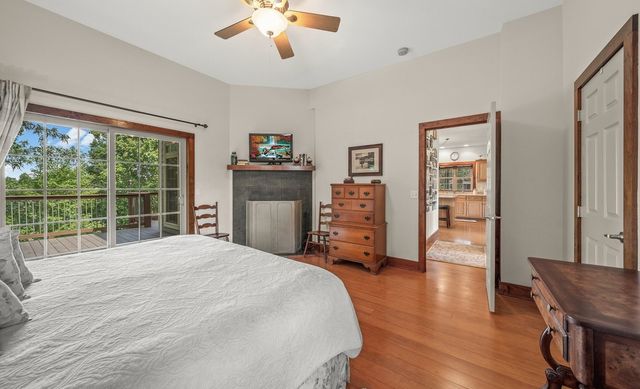 195 Summer Breeze Dr, Smithville, TN 37166