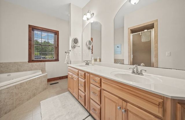 195 Summer Breeze Dr, Smithville, TN 37166