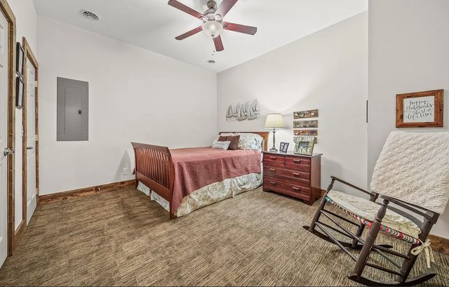195 Summer Breeze Dr, Smithville, TN 37166