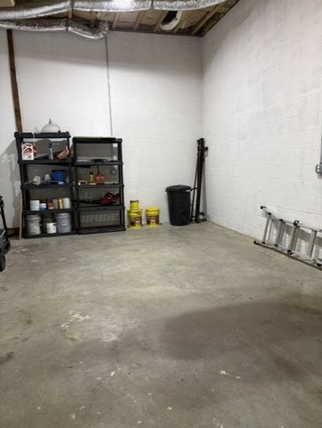 195 Summer Breeze Dr, Smithville, TN 37166