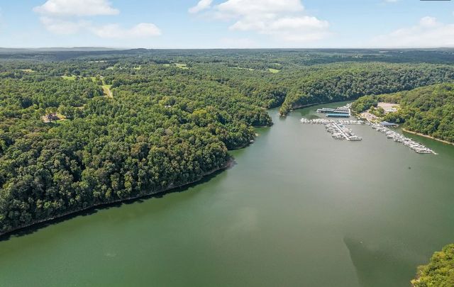 195 Summer Breeze Dr, Smithville, TN 37166