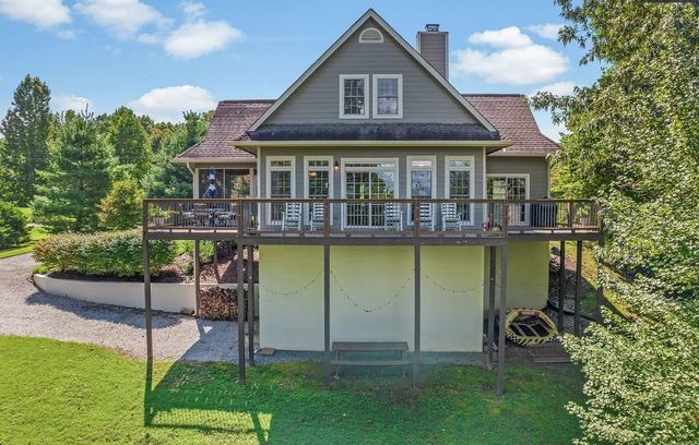 195 Summer Breeze Dr, Smithville, TN 37166