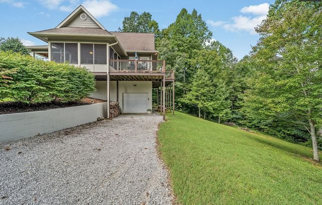195 Summer Breeze Dr, Smithville, TN 37166