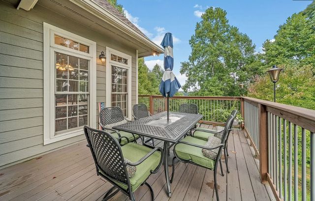 195 Summer Breeze Dr, Smithville, TN 37166