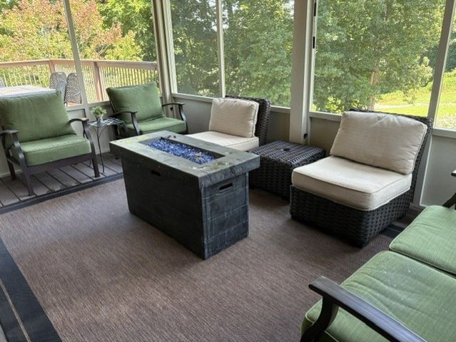 195 Summer Breeze Dr, Smithville, TN 37166