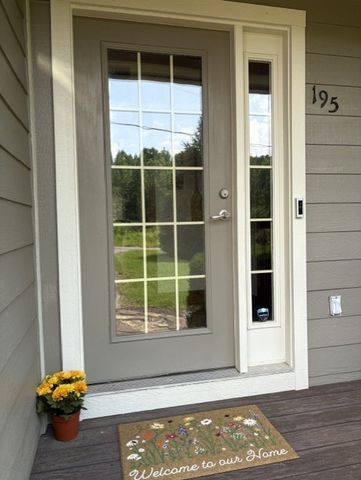 195 Summer Breeze Dr, Smithville, TN 37166