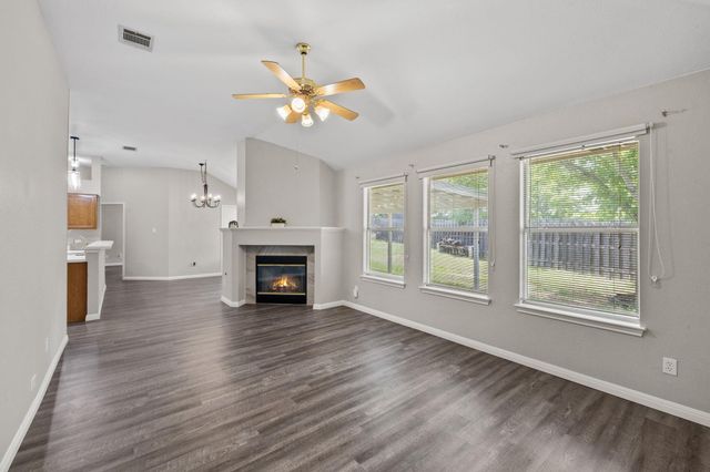 1510 Barcus DR, Georgetown, TX 78626