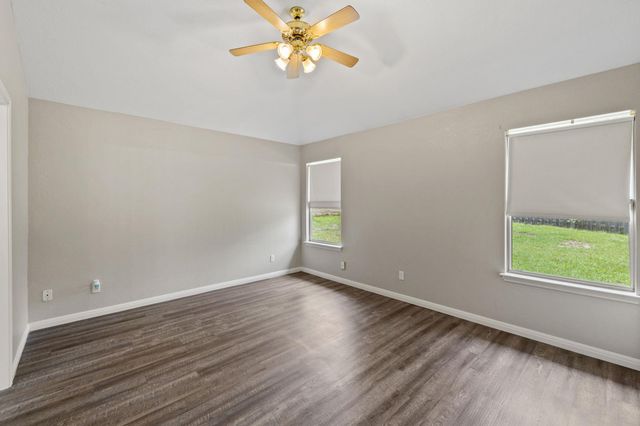 1510 Barcus DR, Georgetown, TX 78626
