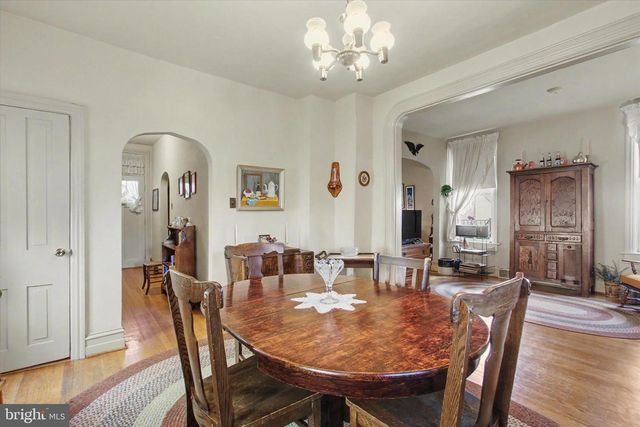 215 W SECOND ST, Waynesboro, PA 17268