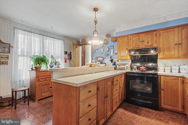 215 W SECOND ST, Waynesboro, PA 17268