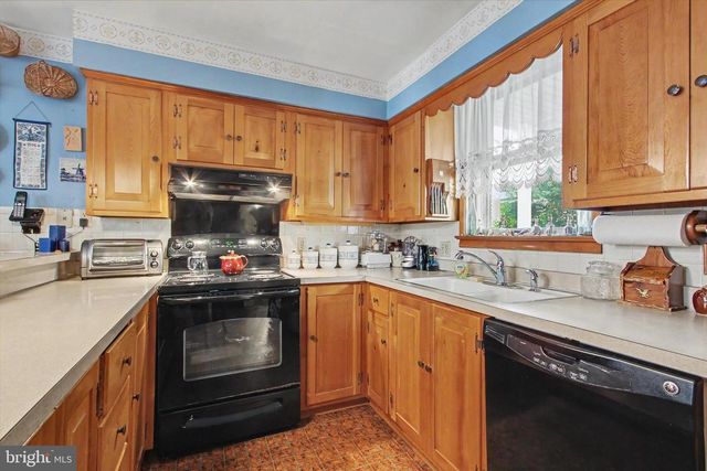215 W SECOND ST, Waynesboro, PA 17268