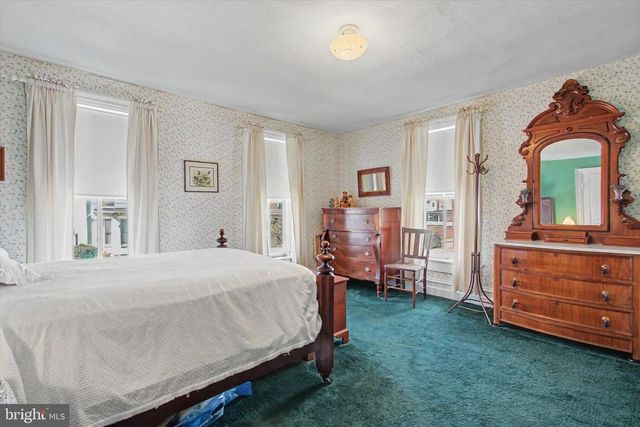 215 W SECOND ST, Waynesboro, PA 17268
