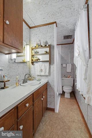 215 W SECOND ST, Waynesboro, PA 17268