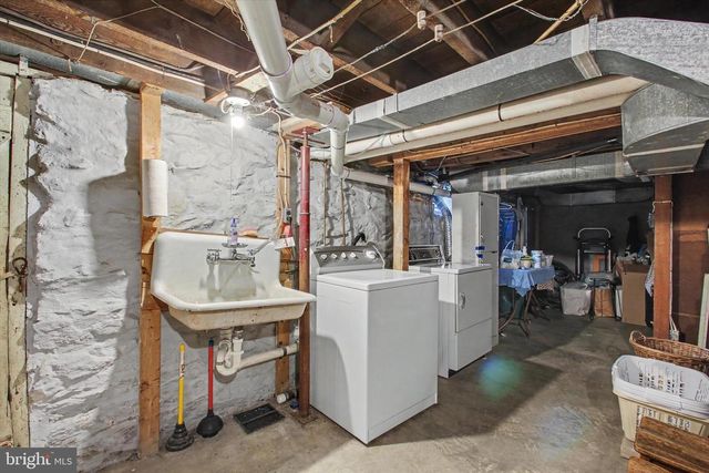 215 W SECOND ST, Waynesboro, PA 17268