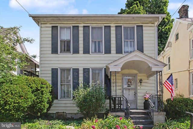 215 W SECOND ST, Waynesboro, PA 17268