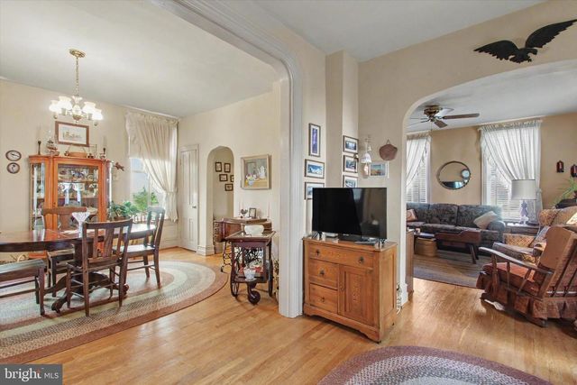 215 W SECOND ST, Waynesboro, PA 17268