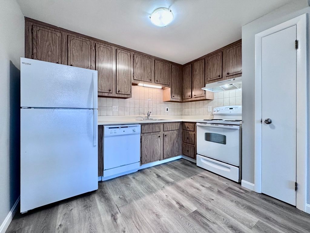 17 Old Colony Ln 10, Arlington, MA 02476