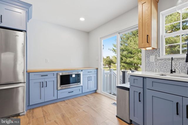 33 CARRIAGE KNOLL CT, Langhorne, PA 19047