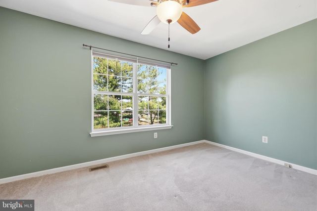 33 CARRIAGE KNOLL CT, Langhorne, PA 19047