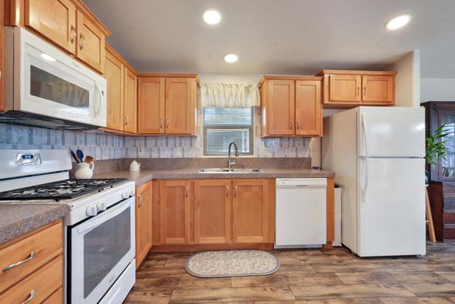 48 Clipper Lane, Modesto, CA 95356