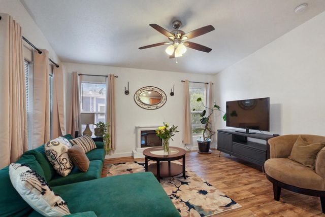 48 Clipper Lane, Modesto, CA 95356