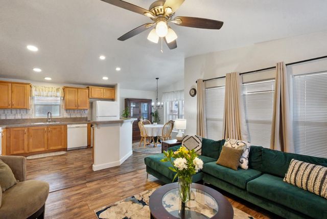 48 Clipper Lane, Modesto, CA 95356