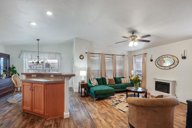 48 Clipper Lane, Modesto, CA 95356