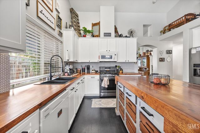 3603 Deslok Drive, Bakersfield, CA 93312