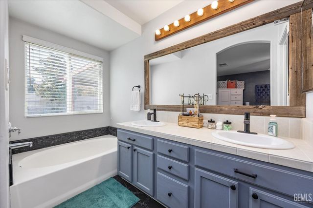 3603 Deslok Drive, Bakersfield, CA 93312